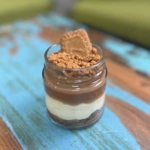 Dezert: Cheesecake slaný karamel s lotus sušenkami 200 ml (10 ks)