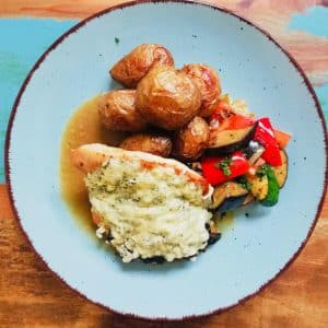 Extra nabídka: Kuřecí steak s žampiony a nivou, pečený brambor - trvanlivost do 16.10.2026
